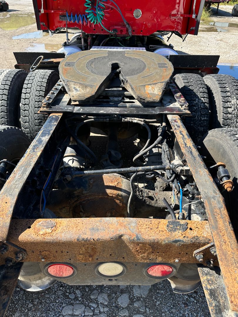 2015 FREIGHTLINER Coronado 132 - Image 25